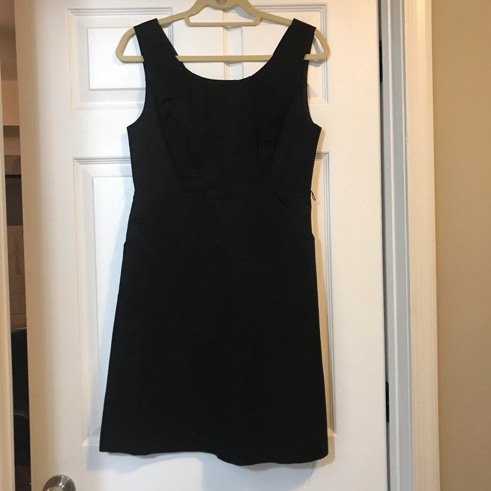 Simple black dress with belt loop